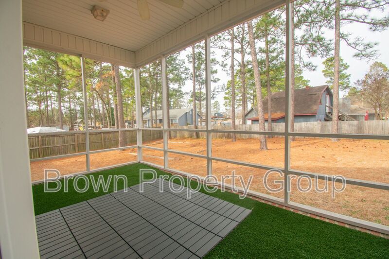 Available March 1! 4 Bedroom 2.5 Bathroom With Bonus and Screened in Porch! property image