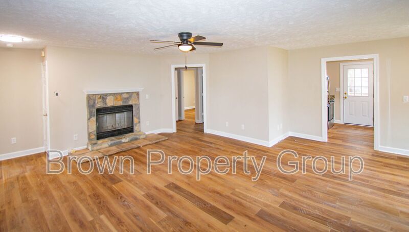 Renovated 3 Bedroom 2 Bathroom- No Pets property image