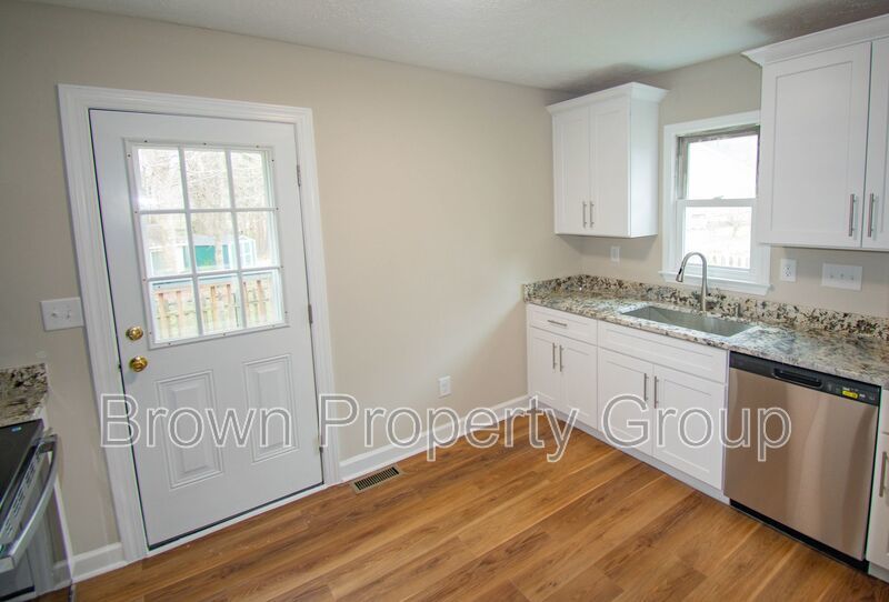 Renovated 3 Bedroom 2 Bathroom- No Pets property image