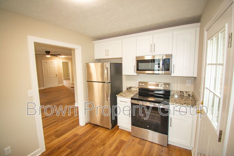 Renovated 3 Bedroom 2 Bathroom- No Pets property image