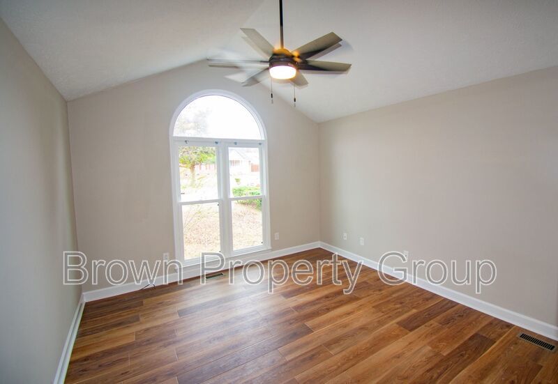 Renovated 3 Bedroom 2 Bathroom- No Pets property image