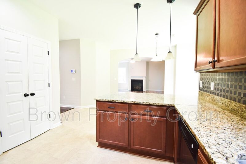 Coming Soon! 4 Bedroom 2.5 Bath property image