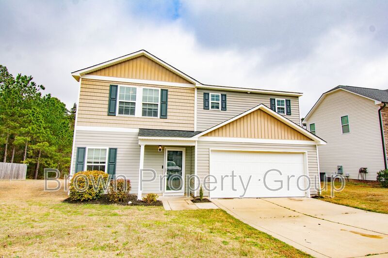 4 Bedroom 3 Bathroom Home- Pets Okay! property image