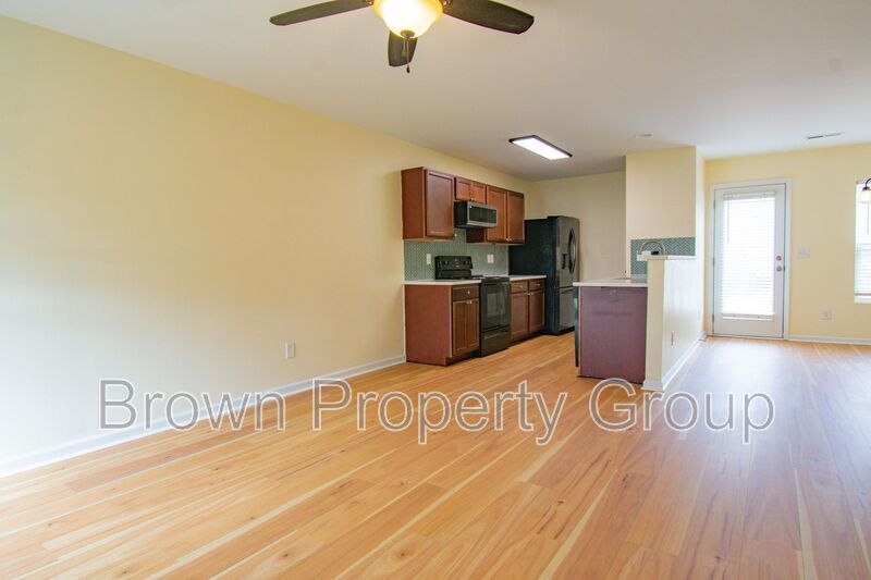 4 Bedroom 3 Bathroom Home- Pets Okay! property image