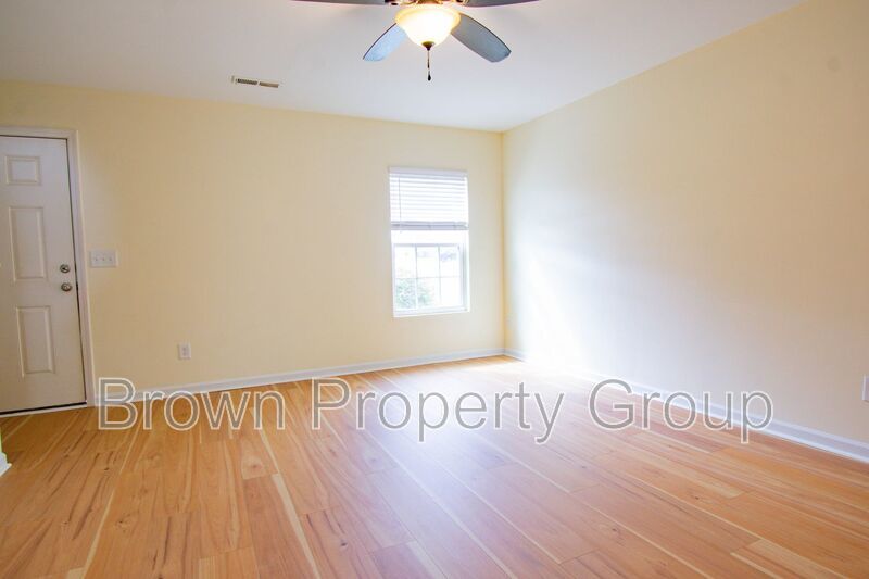 4 Bedroom 3 Bathroom Home- Pets Okay! property image