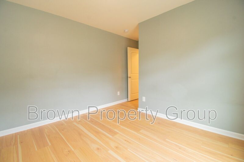 4 Bedroom 3 Bathroom Home- Pets Okay! property image