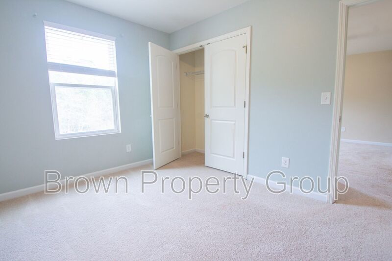 4 Bedroom 3 Bathroom Home- Pets Okay! property image