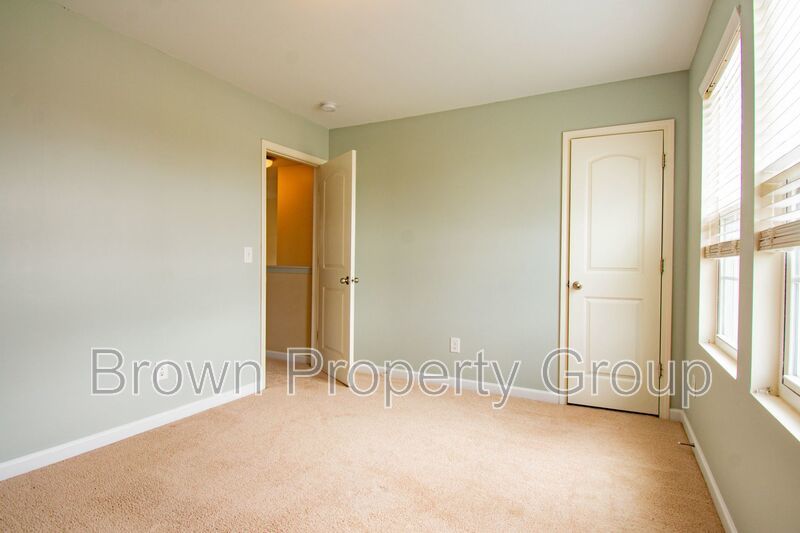 4 Bedroom 3 Bathroom Home- Pets Okay! property image