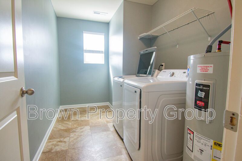 4 Bedroom 3 Bathroom Home- Pets Okay! property image