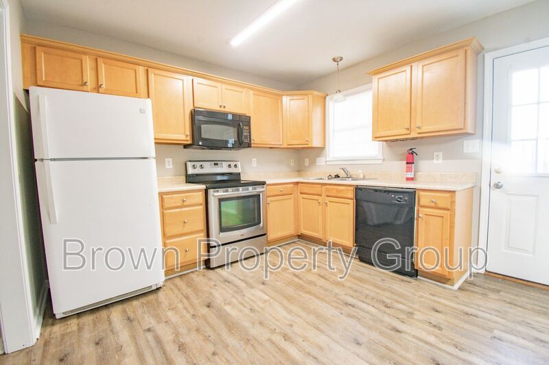 Coming Soon! 2 Bedroom 2.5 Bathroom Townhome property image