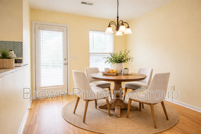 4 Bedroom 3 Bathroom Home- Pets Okay! property image