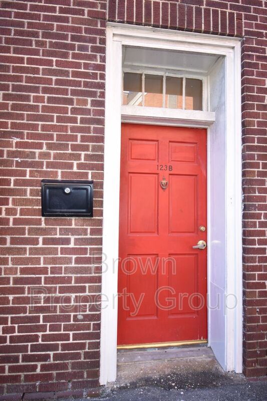 FIRST MONTH RENT FREE! Downtown Living! 2 Bedroom 2 Bath Apartment (No Pets) property image