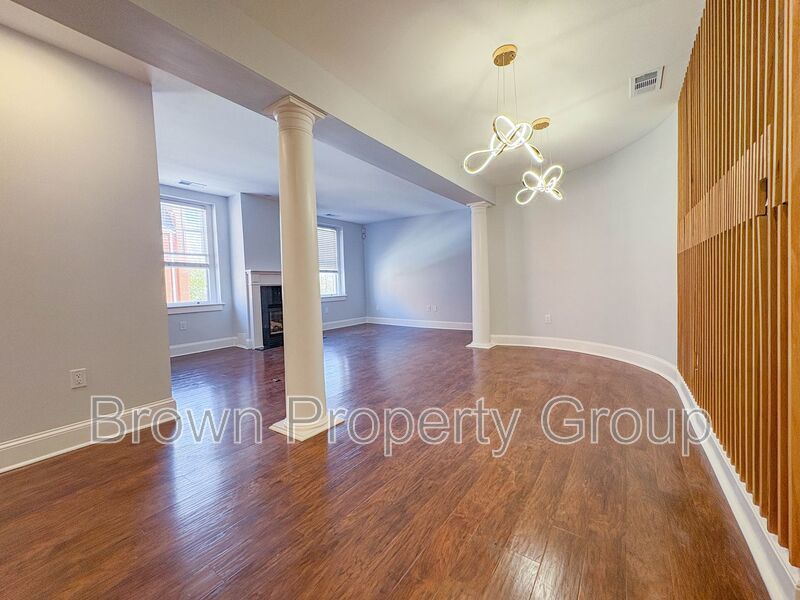 FIRST MONTH RENT FREE! Downtown Living! 2 Bedroom 2 Bath Apartment (No Pets) property image