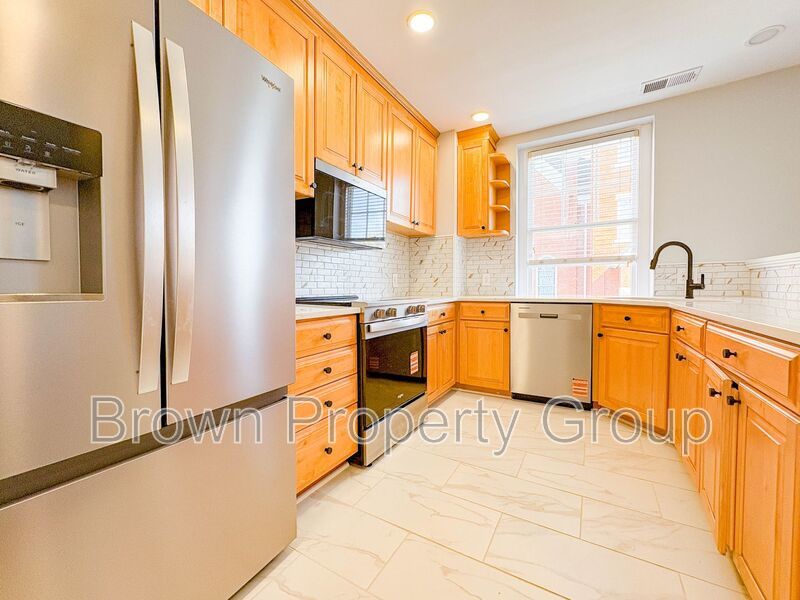 FIRST MONTH RENT FREE! Downtown Living! 2 Bedroom 2 Bath Apartment (No Pets) property image