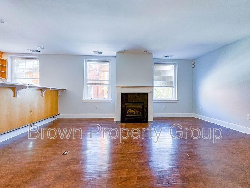 FIRST MONTH RENT FREE! Downtown Living! 2 Bedroom 2 Bath Apartment (No Pets) property image