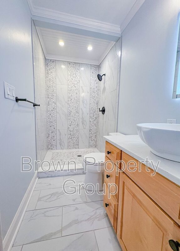 FIRST MONTH RENT FREE! Downtown Living! 2 Bedroom 2 Bath Apartment (No Pets) property image