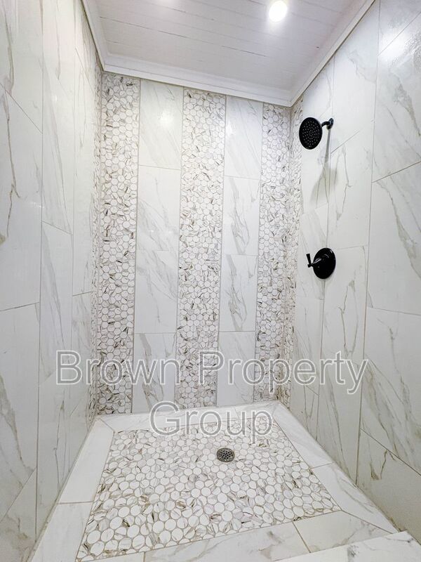 FIRST MONTH RENT FREE! Downtown Living! 2 Bedroom 2 Bath Apartment (No Pets) property image