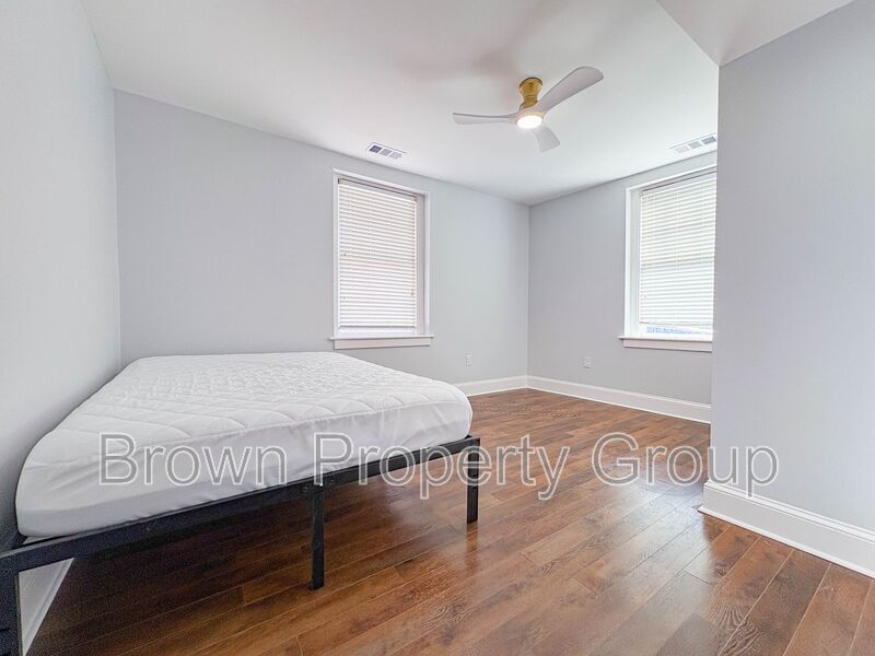FIRST MONTH RENT FREE! Downtown Living! 2 Bedroom 2 Bath Apartment (No Pets) property image