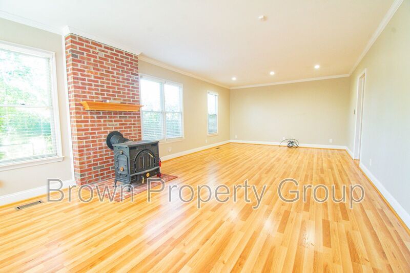 Available 3/27/26 - Charming Haymount 3 Bedroom 2 Bathroom Home- Pets Okay property image