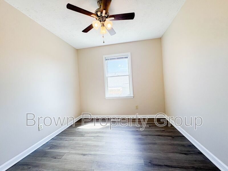 3 Bedroom 2 Bathroom Home- Small Pets Okay property image