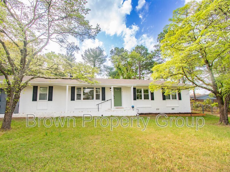 Coming Soon! 4 Bedroom 2 Bathroom Home: Pets Okay! property image