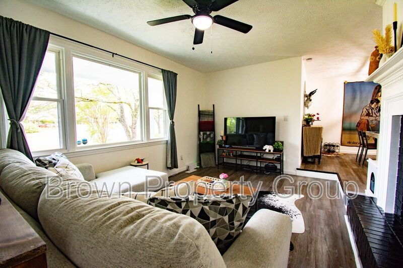 Coming Soon! 4 Bedroom 2 Bathroom Home: Pets Okay! property image