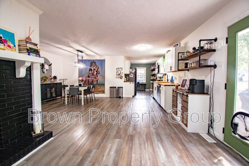 Coming Soon! 4 Bedroom 2 Bathroom Home: Pets Okay! property image