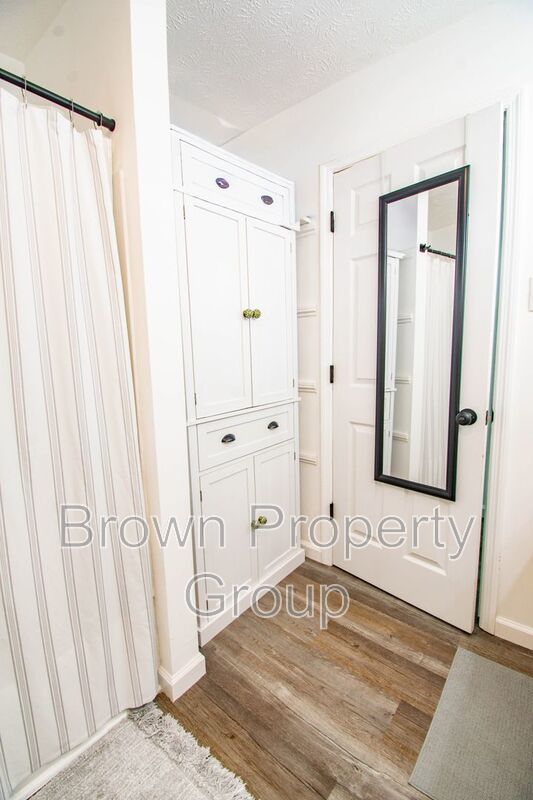 Coming Soon! 4 Bedroom 2 Bathroom Home: Pets Okay! property image