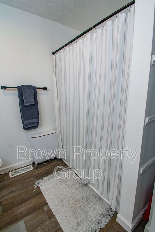 Coming Soon! 4 Bedroom 2 Bathroom Home: Pets Okay! property image