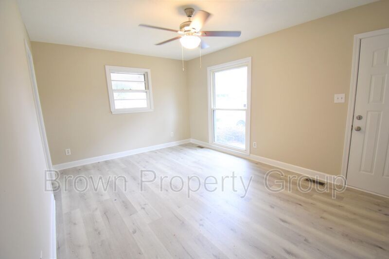 3 Bedroom 2 Bath Home (Pets Under 30lbs Considered) property image