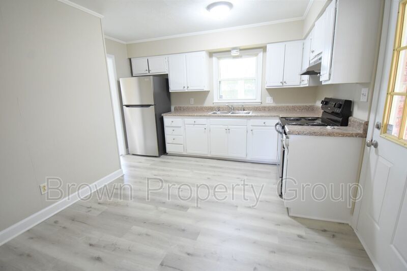 3 Bedroom 2 Bath Home (Pets Under 30lbs Considered) property image