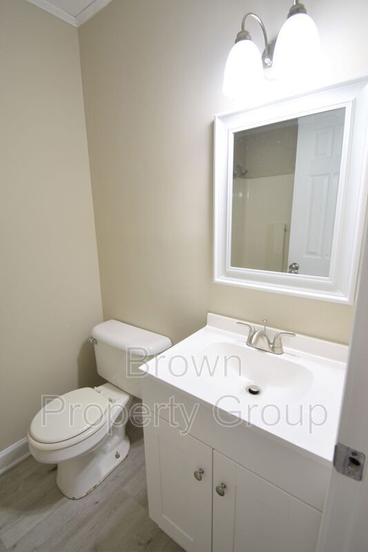 3 Bedroom 2 Bath Home (Pets Under 30lbs Considered) property image