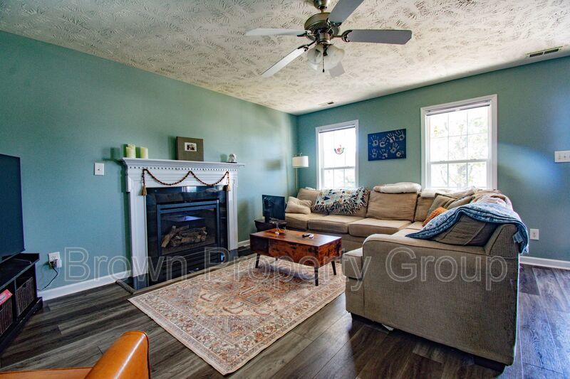Coming Soon! 3 Bedroom 2.5 Bathroom with Large Fence Yard property image