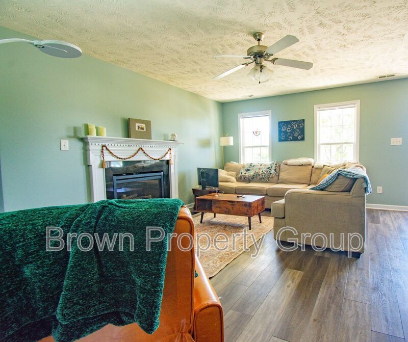 Coming Soon! 3 Bedroom 2.5 Bathroom with Large Fence Yard property image