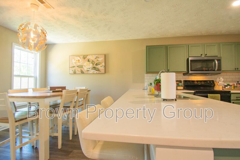 Coming Soon! 3 Bedroom 2.5 Bathroom with Large Fence Yard property image