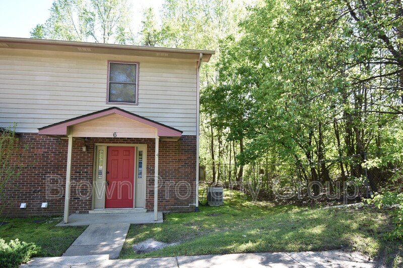 Wickford Court Apartments- Quiet Neighborhood Living property image
