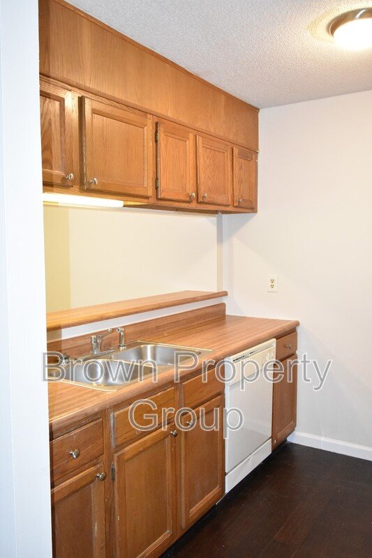 Wickford Court Apartments- Quiet Neighborhood Living property image