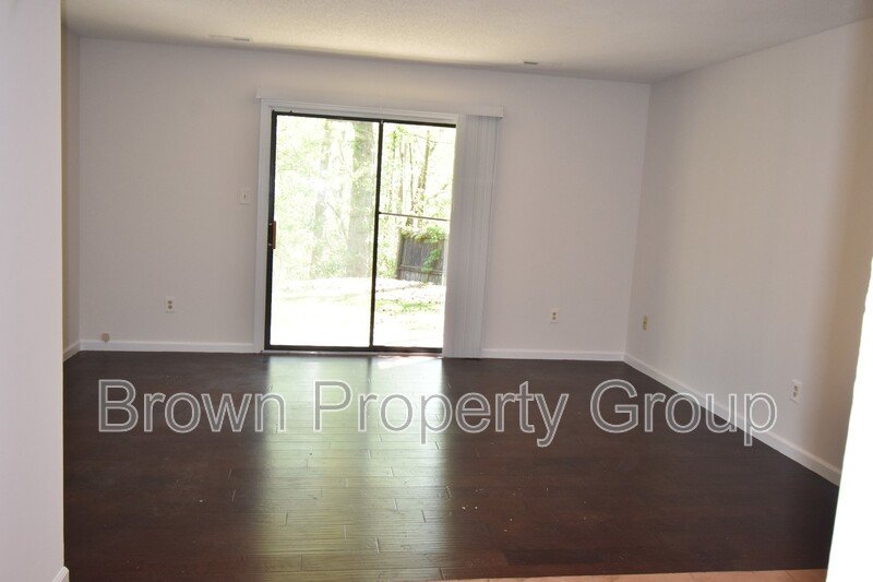 Wickford Court Apartments- Quiet Neighborhood Living property image