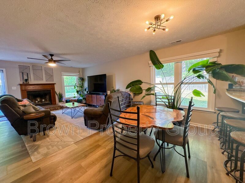 Coming Soon! 3 Bedroom 2 Bathroom-Dogs okay! property image