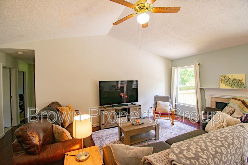 Coming Soon! 3 Bedroom 2 Bathroom- Large Lot! property image