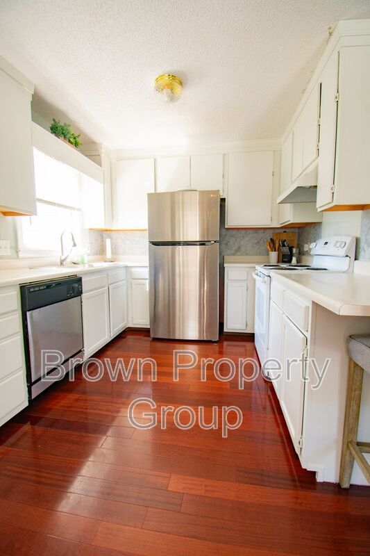 Coming Soon! 3 Bedroom 2 Bathroom- Large Lot! property image