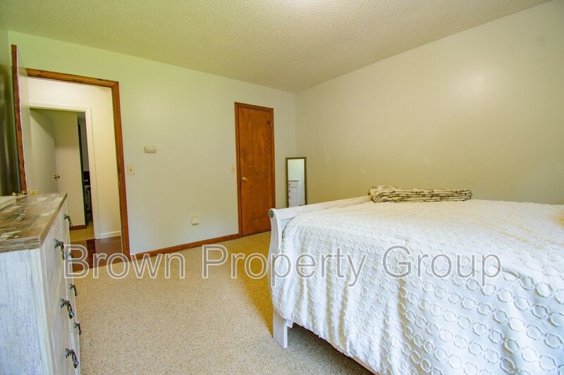 Coming Soon! 3 Bedroom 2 Bathroom- Large Lot! property image