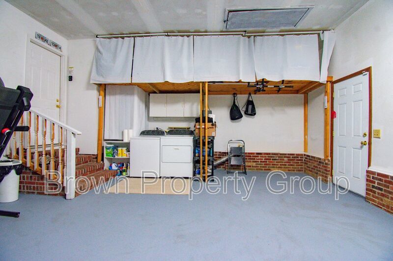 Coming Soon! 3 Bedroom 2 Bathroom- Large Lot! property image