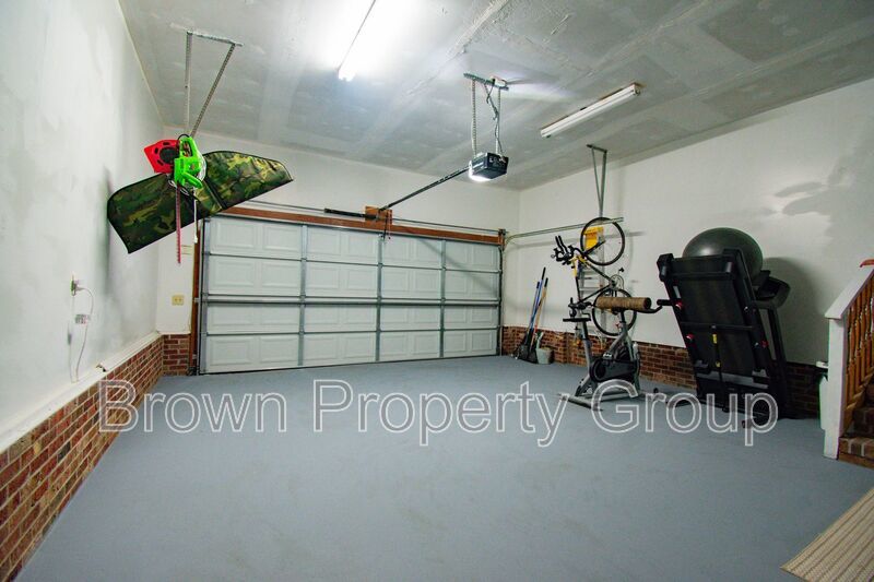 Coming Soon! 3 Bedroom 2 Bathroom- Large Lot! property image
