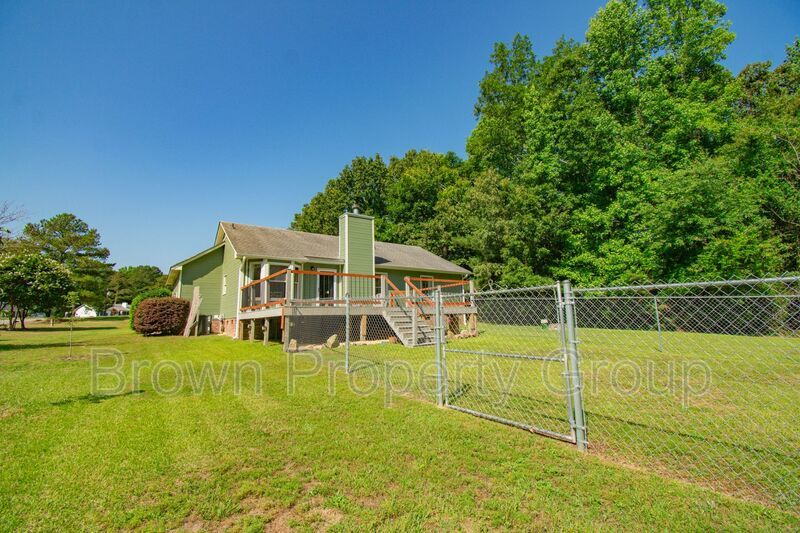 Coming Soon! 3 Bedroom 2 Bathroom- Large Lot! property image