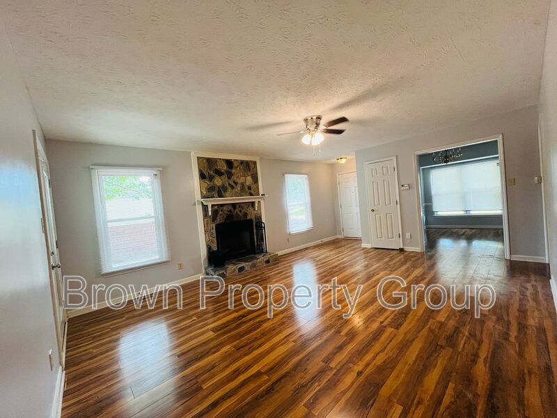 3 Bedroom and 2 Bath Home (No Pets) property image