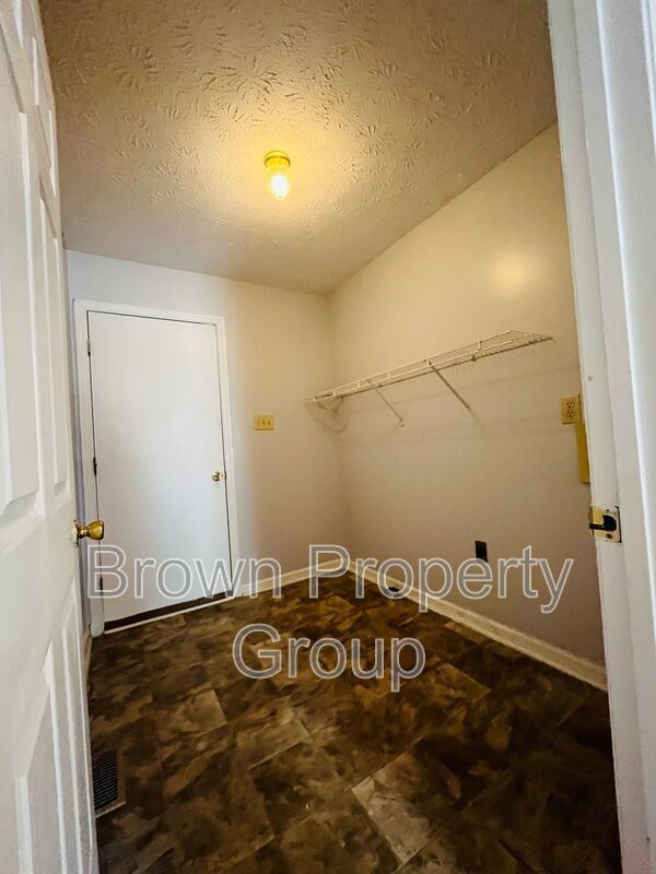 3 Bedroom and 2 Bath Home (No Pets) property image