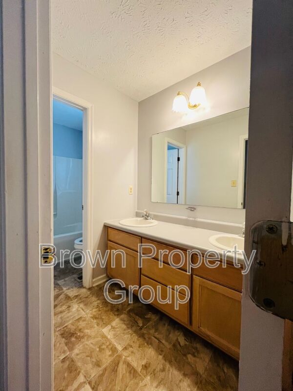 3 Bedroom and 2 Bath Home (No Pets) property image
