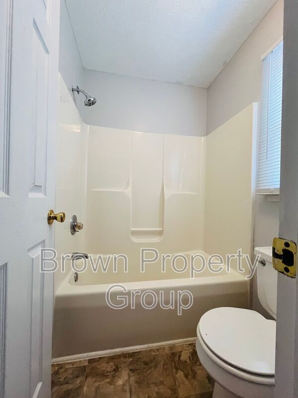 3 Bedroom and 2 Bath Home (No Pets) property image