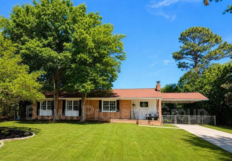 Available August 1! 4 Bedroom 2 Bathroom Ranch - Dogs Okay! property image